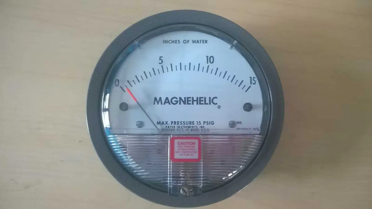 magnehelic-pressure-gauge